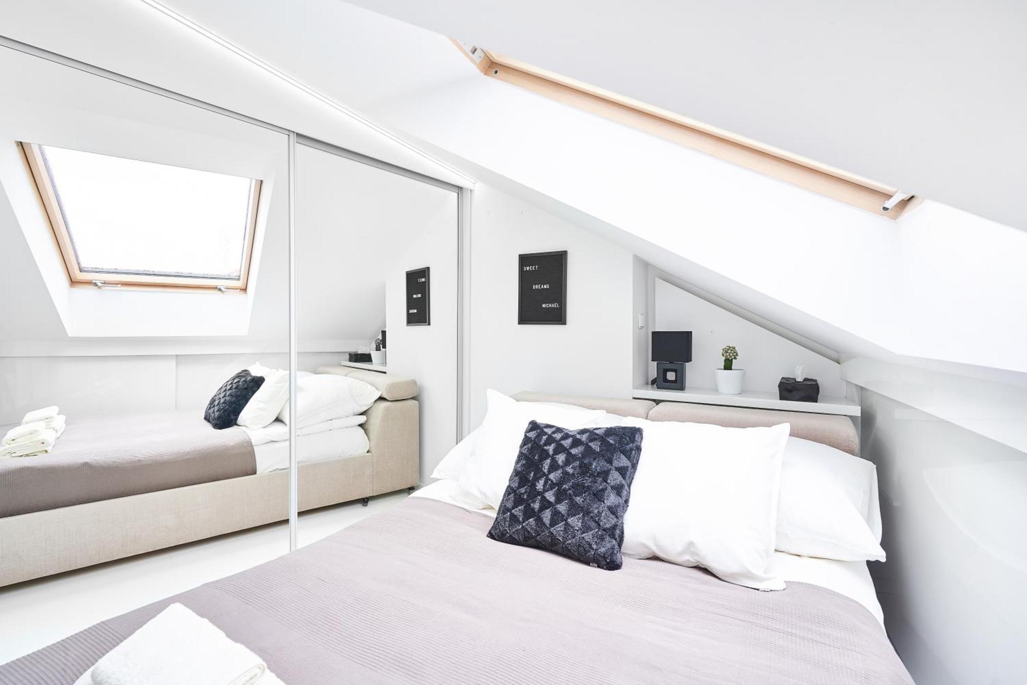 크라쿠프 Unique Design Loft In Middle Of Centre Of Old Town With Netflix 아파트 외부 사진