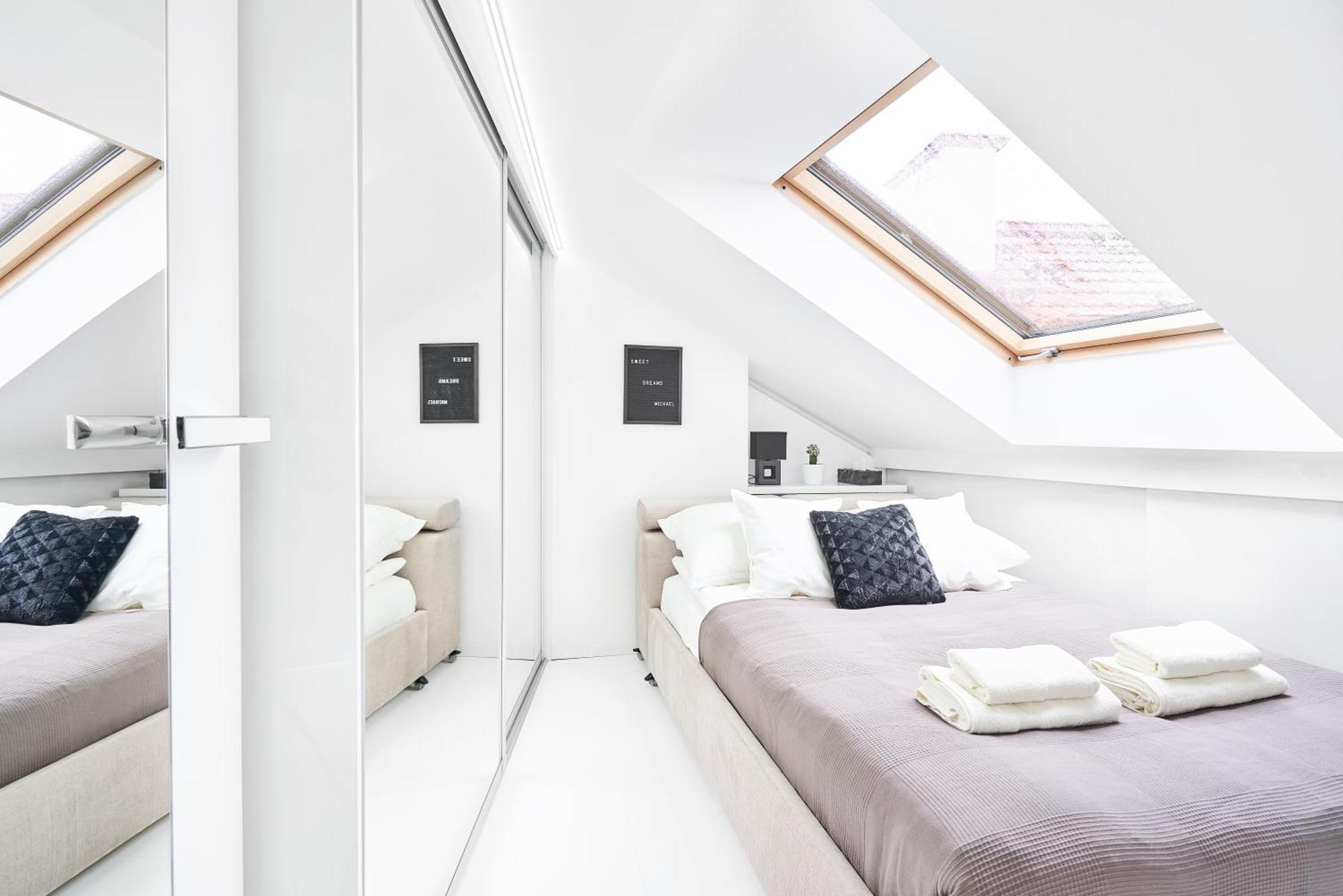 크라쿠프 Unique Design Loft In Middle Of Centre Of Old Town With Netflix 아파트 외부 사진